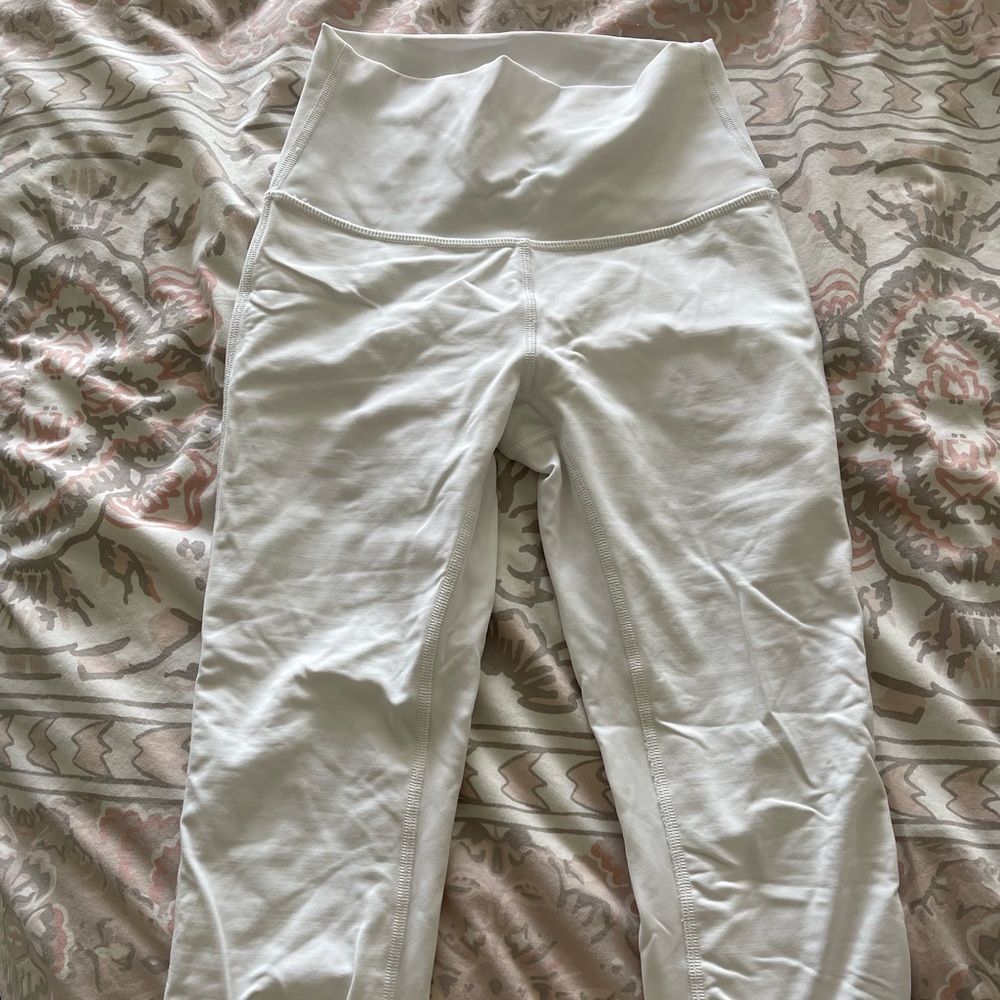 White lululemon leggings